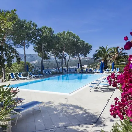 Il Porto Trilocale Nr.7 아파트 *